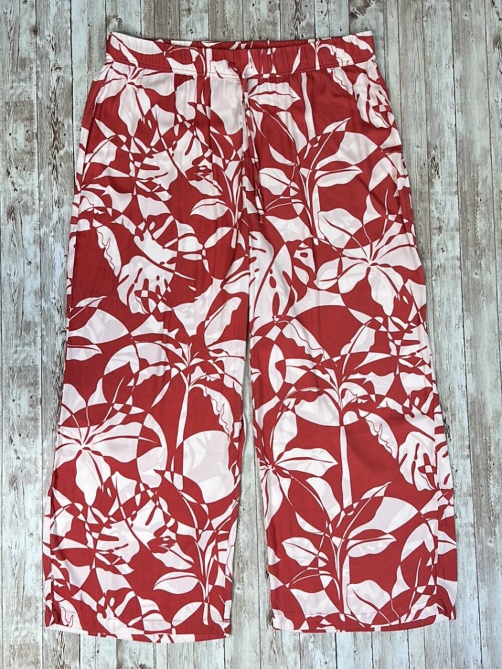 NWOT Maison d’Amelie Wide Leg Pant XL Palm Floral Print Salmon White Pinkish Red